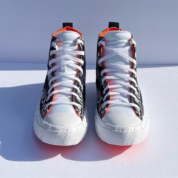Converse UNTITLED High Top Shoe Black White Bold
Mandarin 166502C main image 5
